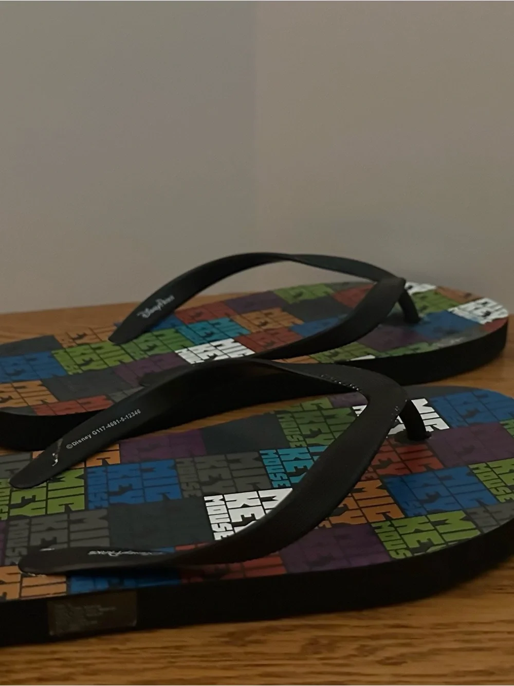 Men’s Size 9 Mickey Mouse Multi-Color Rubber Flip Flops